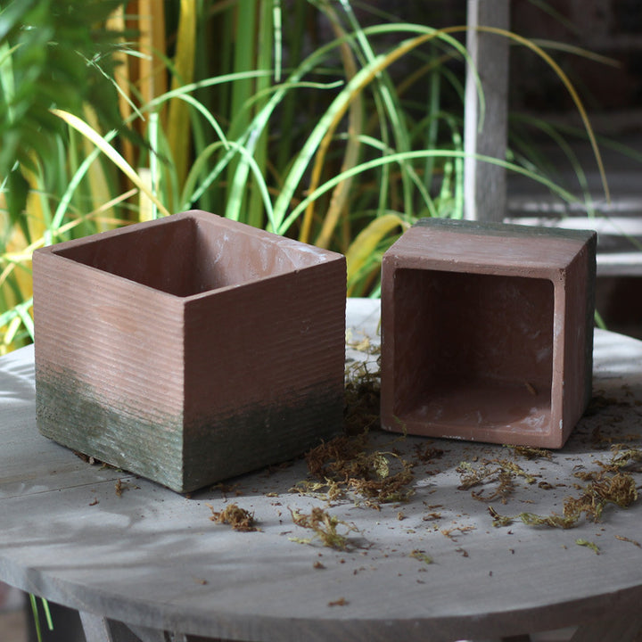 Decorative flower pot with woven design Bowlift