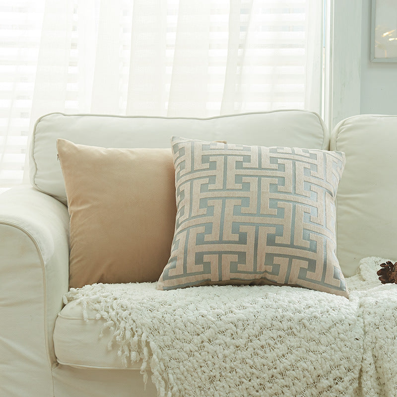 Geometric Patterned Throw Cushion