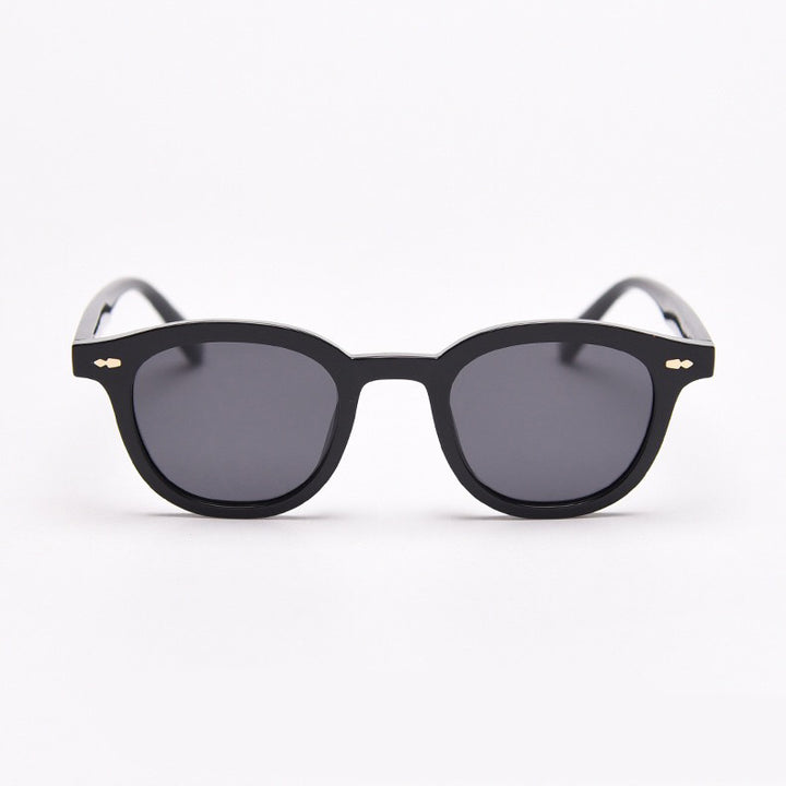 Fashionable sunglasses with round lenses and stylish frame Bowlift