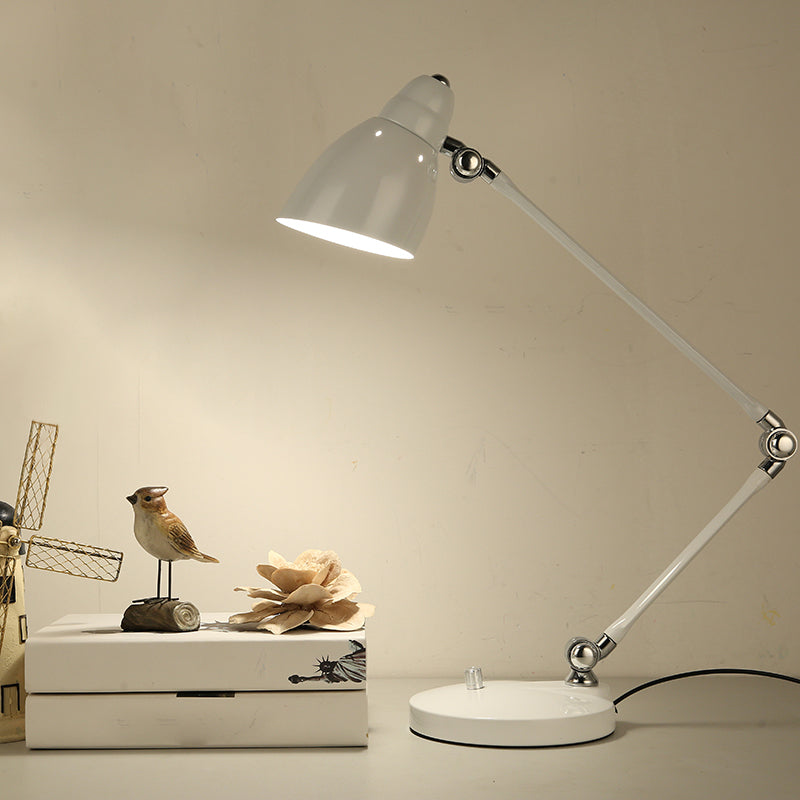 BowLift | Industrial table lamp made of metal with adjustable arm and clock-shaped shade