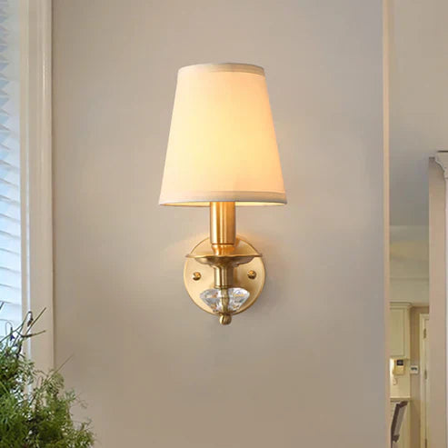 BowLift | BeamGlow – LED Wall Lamp with Stylish American Design