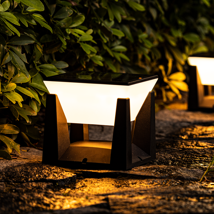BowLift | SolarPath Outdoor Light