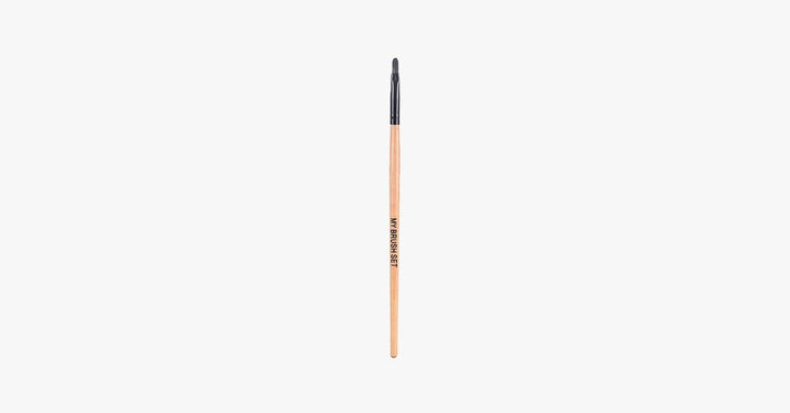 BowLift | Eyebrow Brush – Achieve a sharp eyeliner every time for a dramatic look!