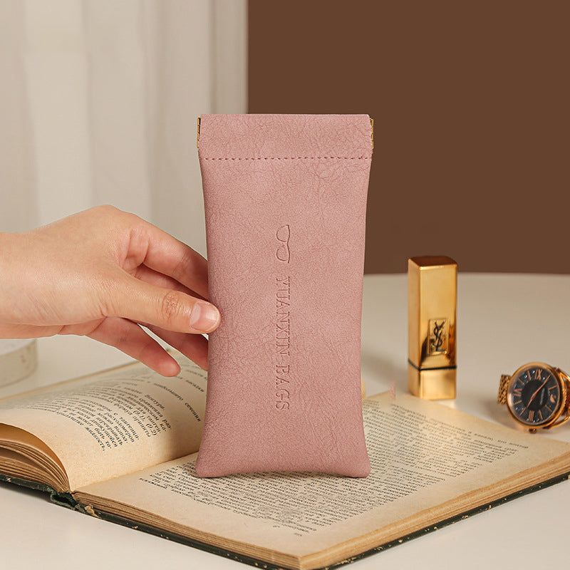 BowLift | Leather storage bag with buckle
