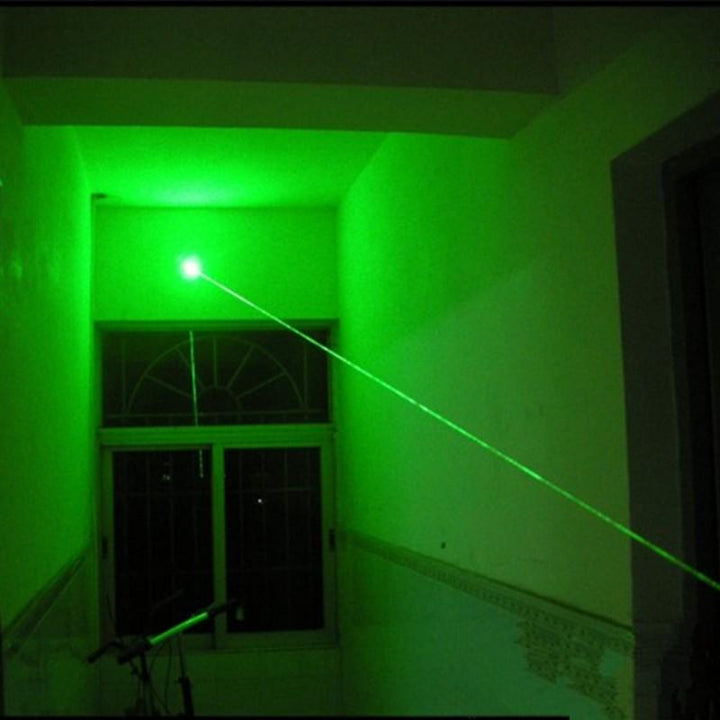 Green military-grade laser pointer | Bowlift