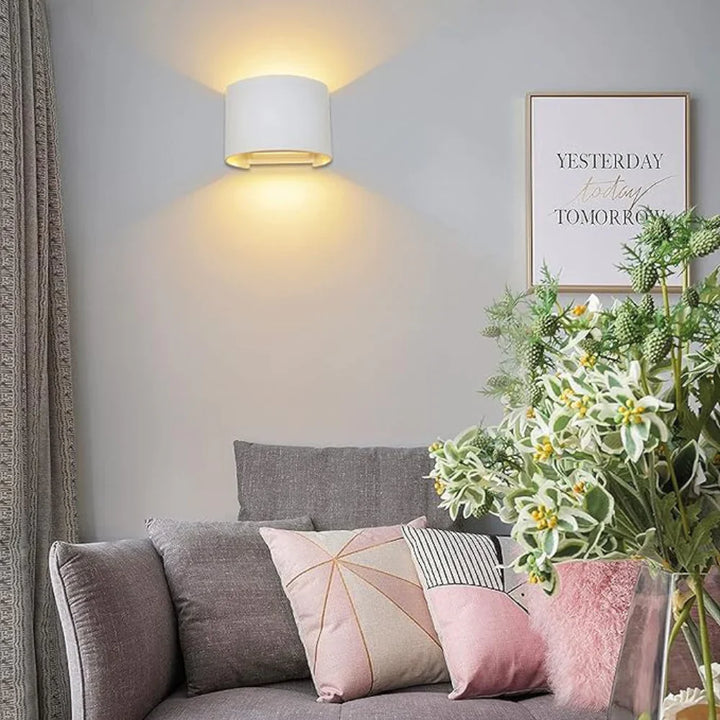 BowLift | Lumière Royale - Stylish modern LED cube wall lamp (White)