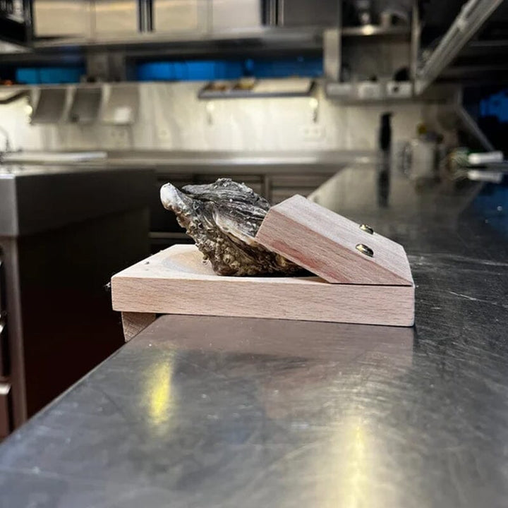 BowLift | Oyster opening clamp