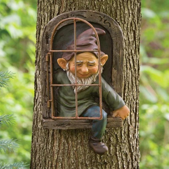 Garden decor gnome figure | Bowlift