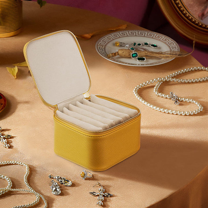 BowLift | Leather jewelry box for travel