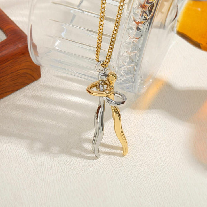BowLift | Bonding Hug Necklace