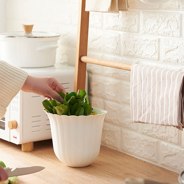 BowLift | Wall-mounted trash can for the kitchen