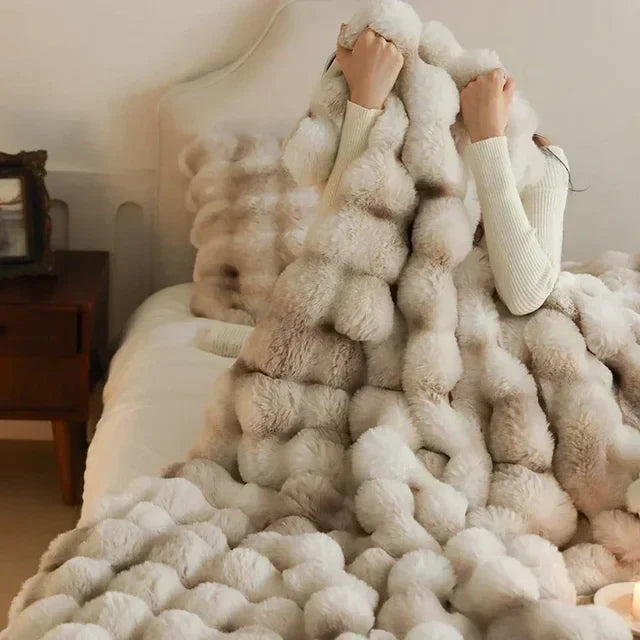 BowLift | Wearable Fluffy Blanket of Imitation Fur - VeluLuxe