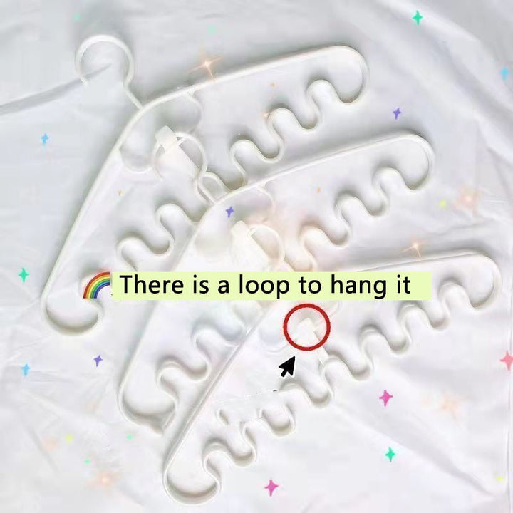 Japanese Space-Saving Wavy Cloth Hanger | Bowlift