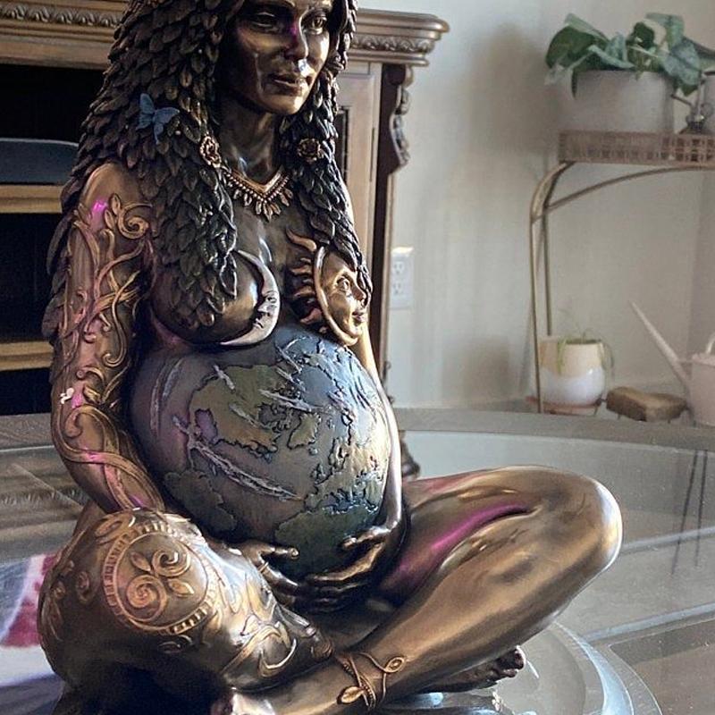 Statue of the Earth Goddess | Bowlift