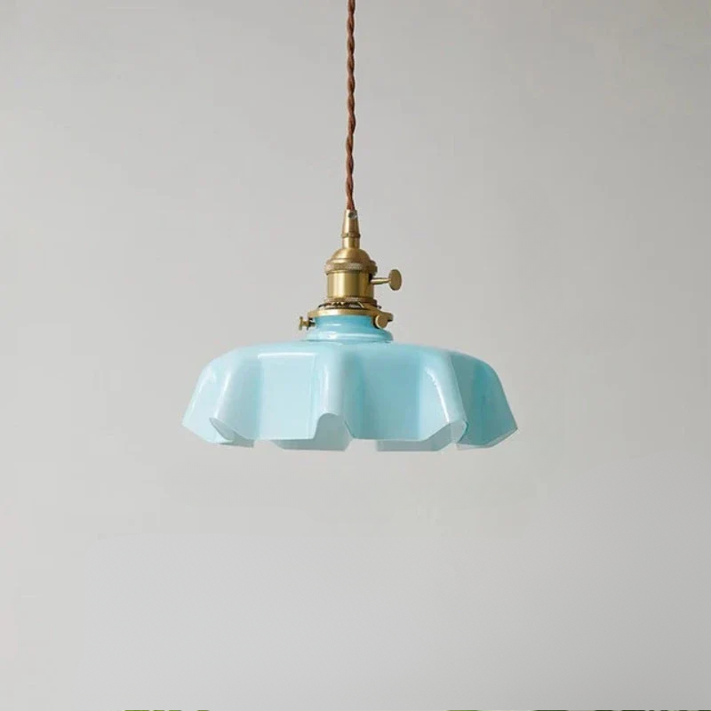 BowLift | ClassicGleam – Luxurious brass pendant light for a timeless atmosphere