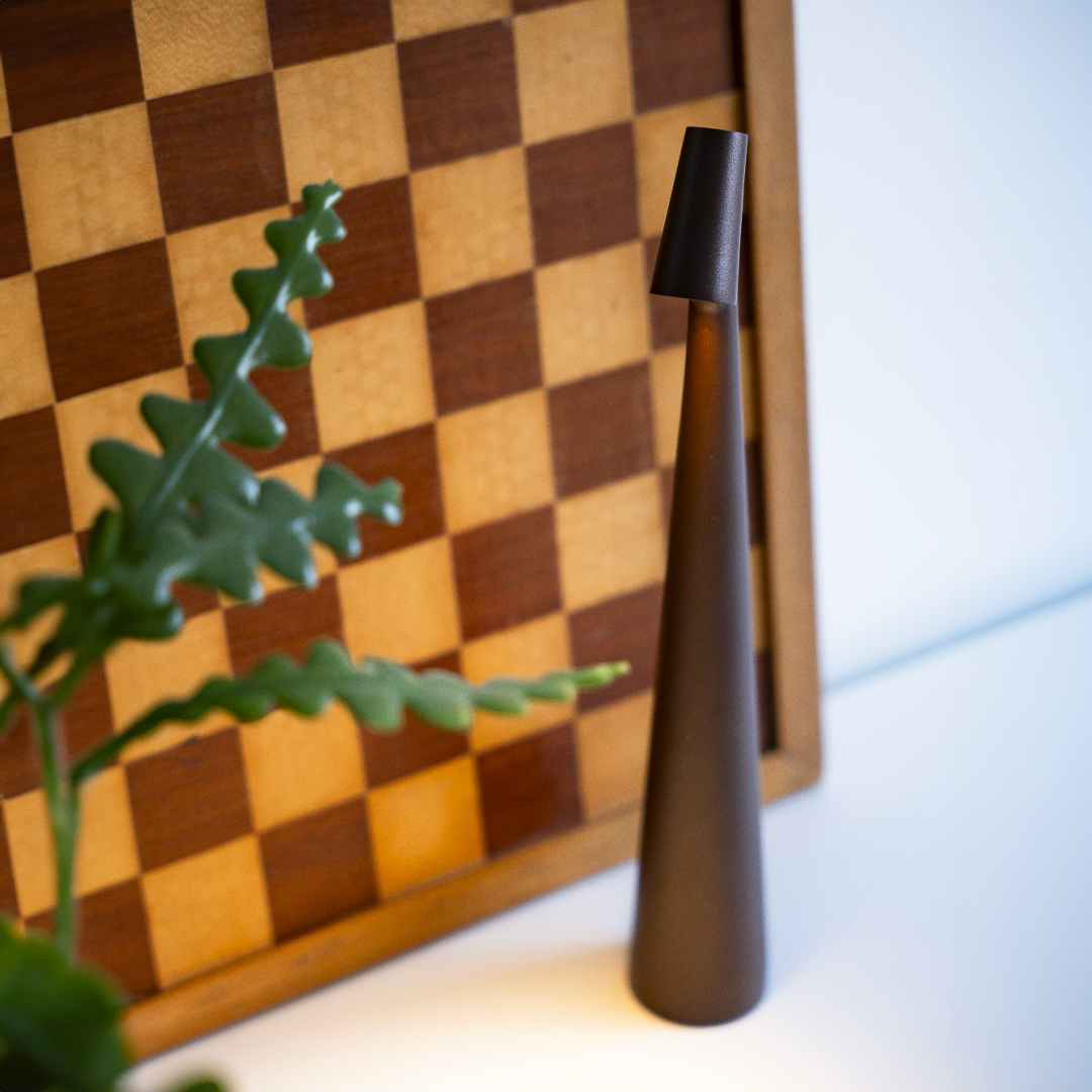 BowLift | Table Lamp Modern Red Metal LED Light