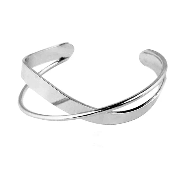 Elegant European Bracelet | Available in stunning silver and luxurious gold! Bowlift
