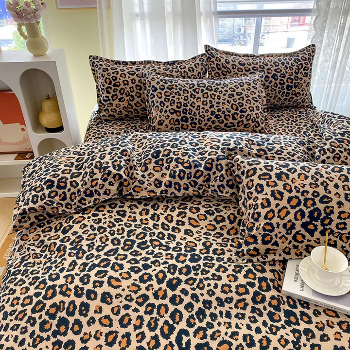 BowLift | Luxury Duvet Cover with Leopard Print