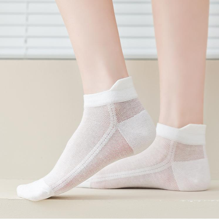 BowLift | Ultra-thin, non-slip socks with invisible effect