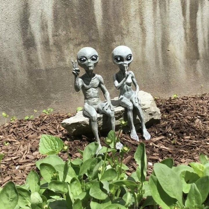 Statue Garden Alien | Bowlift