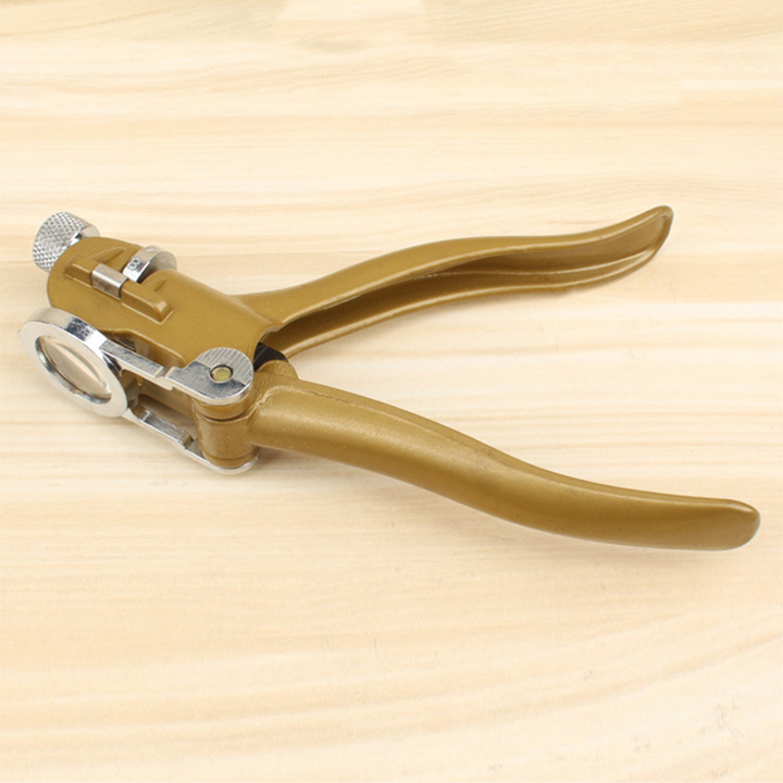 BowLift | Wood processing serrated edge pliers