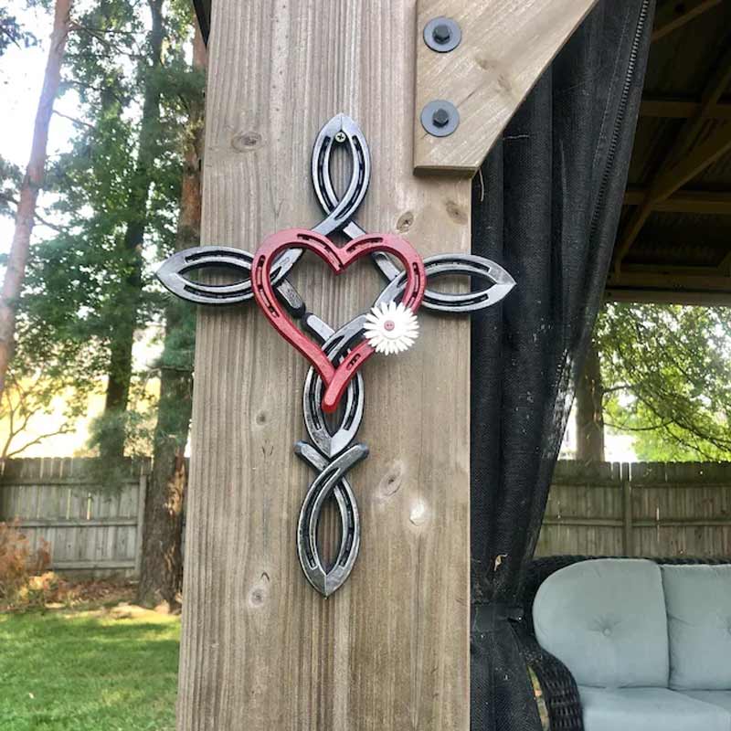 BowLift | Natural Horseshoe Cross with Heart