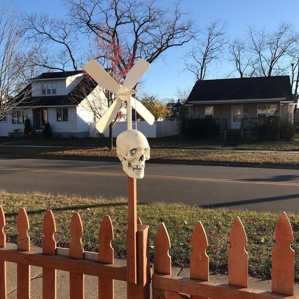 BowLift | Iron Skull Whirligig - Garden Decor