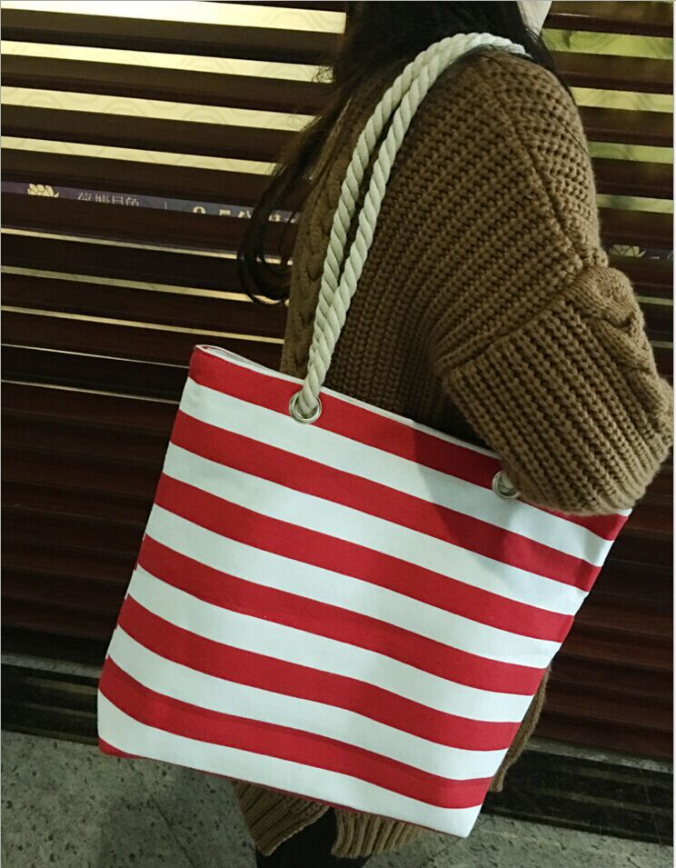 Durable beach bag with sturdy rope handles Bowlift