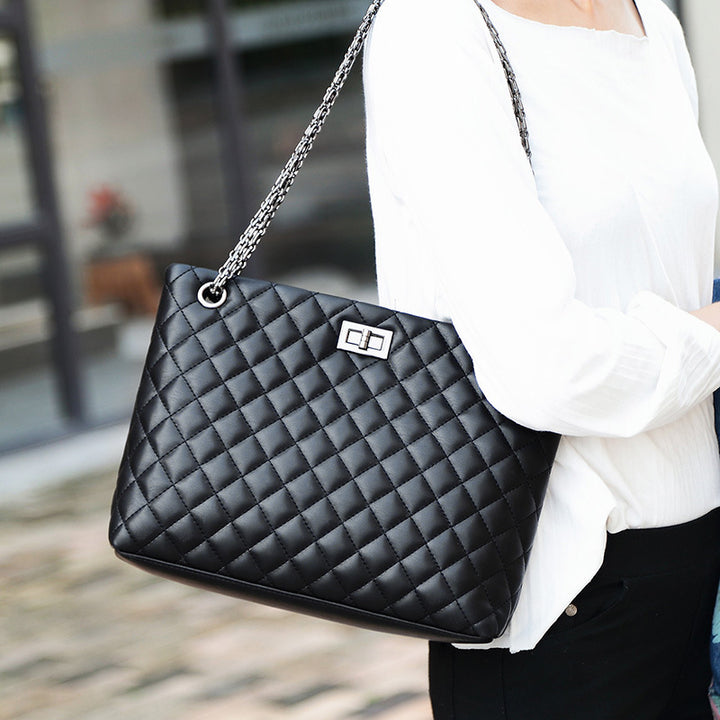 Elegant Quilted Shoulder Handbag  1791995207