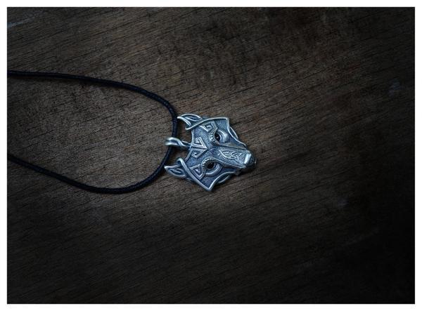 Norse Wolf Head Necklace - Free Shipping! | Bowlift