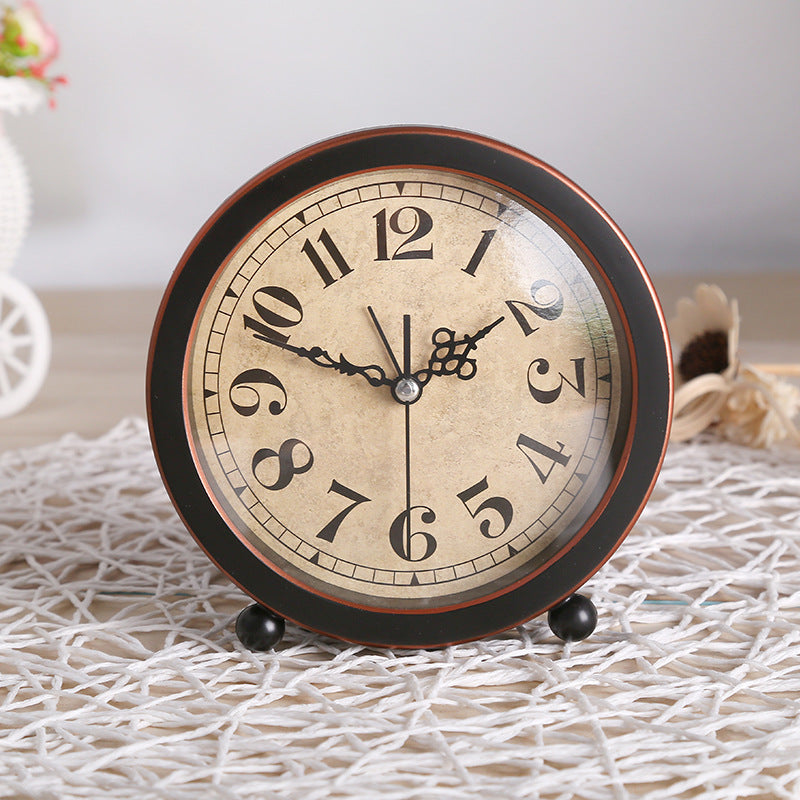 Antique table clock Bowlift