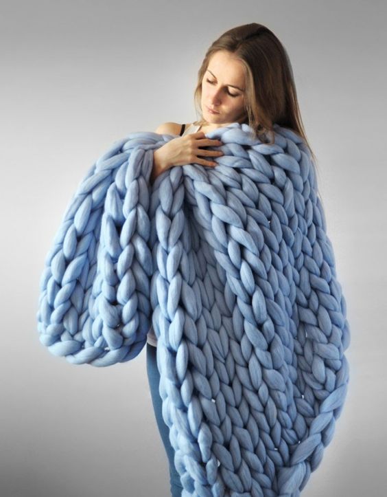 BowLift 丨 Hand-Knit Blanket