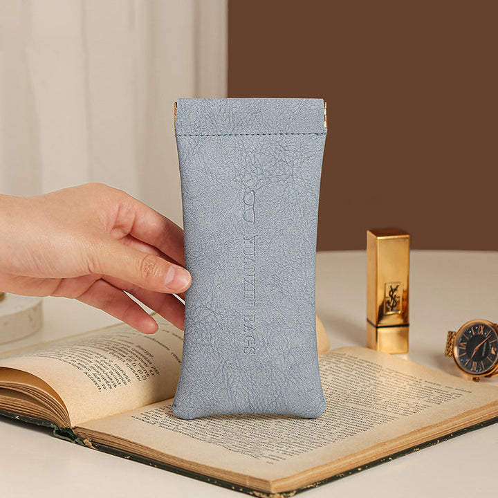 BowLift | Leather storage bag with buckle