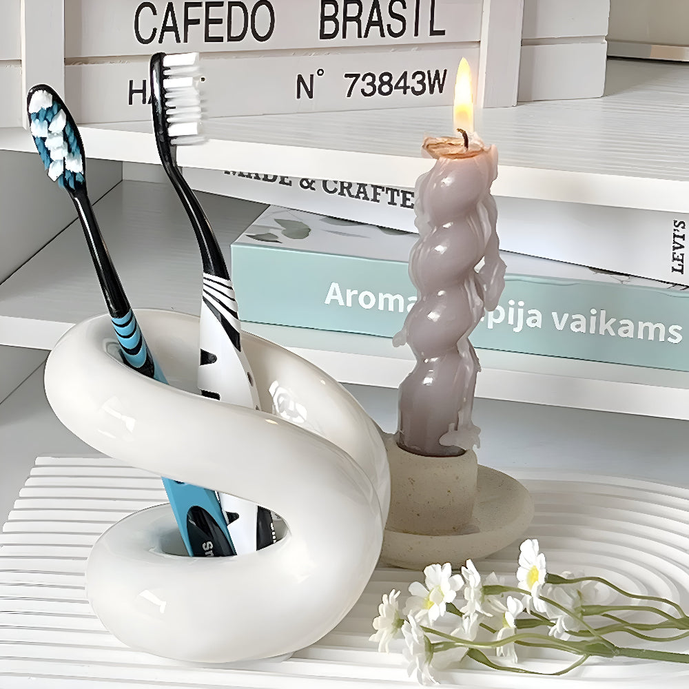 BowLift | Nordic Knot Ceramic Holder