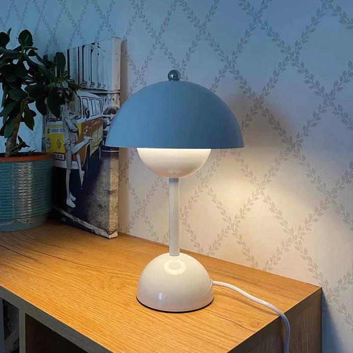 BowLift | Luxurious contemporary Nordic table lamp