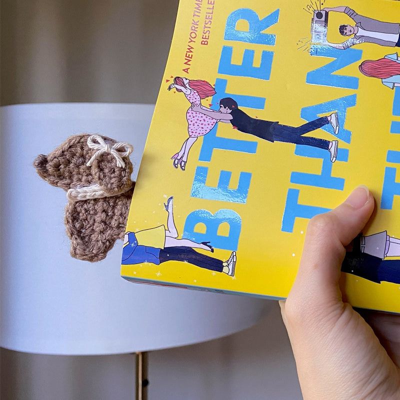 BowLift | Crochet Dachshund Bookmark