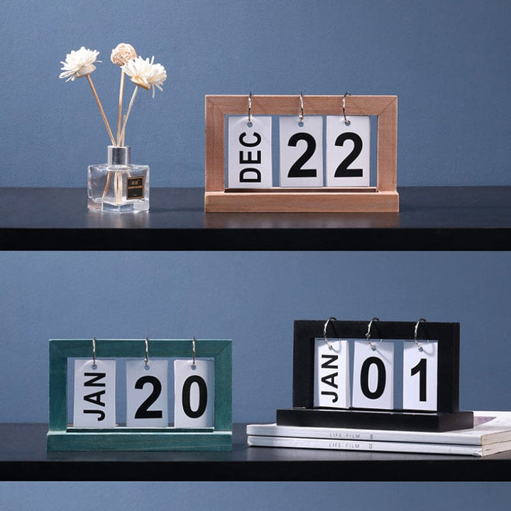 Dutch Teak Wood Desktop Calendar | Bowlift