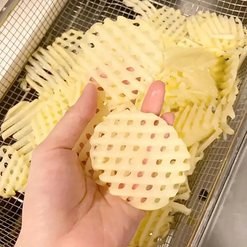 BowLift | Wooden Handle Potato Chips Slicer