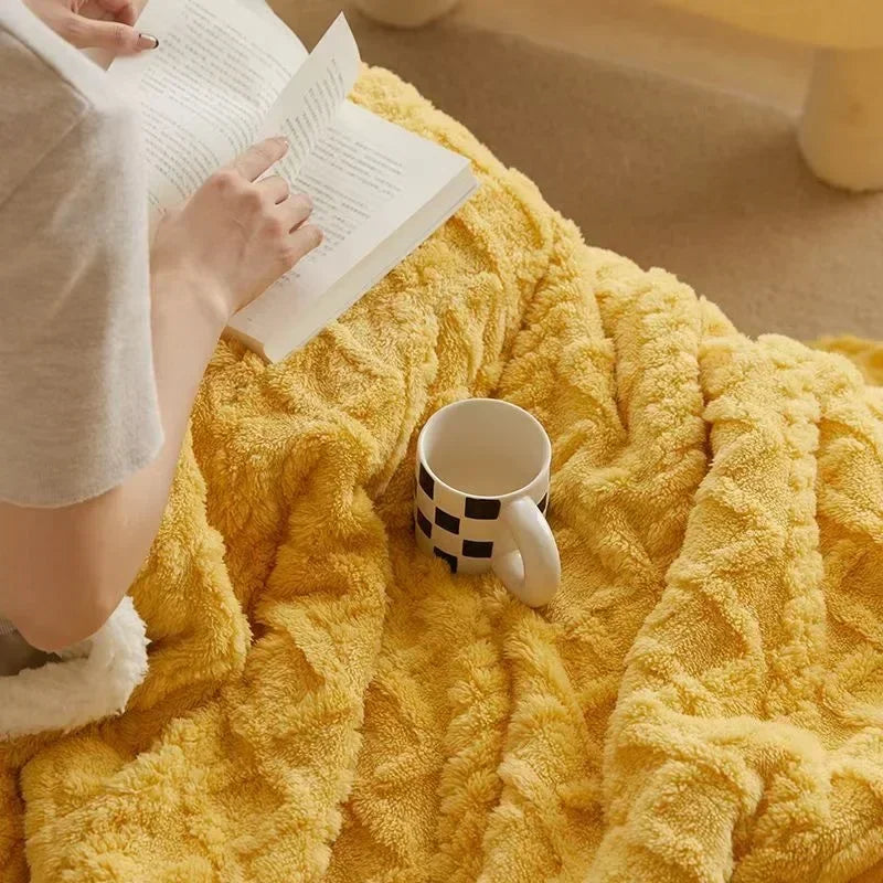 BowLift | WarmWool Thick Lambswool Blanket Winter Comfort and Warmth