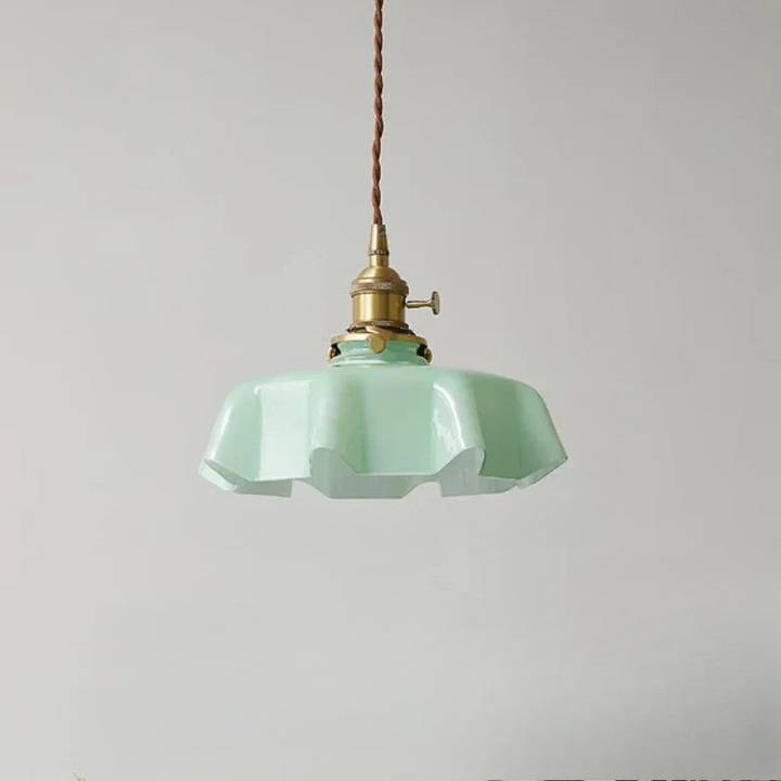 BowLift | ClassicGleam – Luxurious brass pendant light for a timeless atmosphere