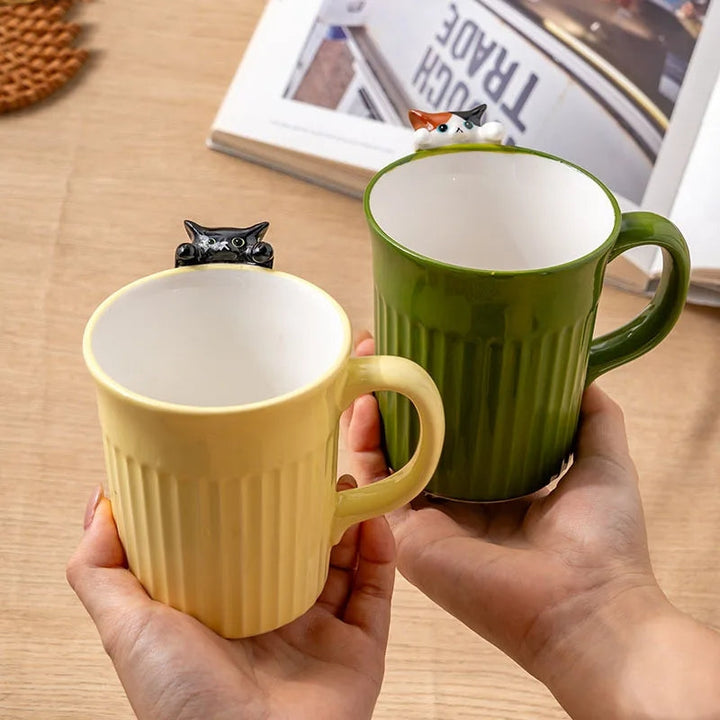 BowLift | Cute Climbing Cat Ceramic Mug