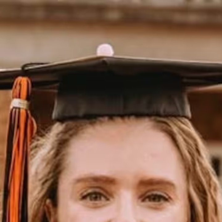 BowLift | Graduation Cap Holder