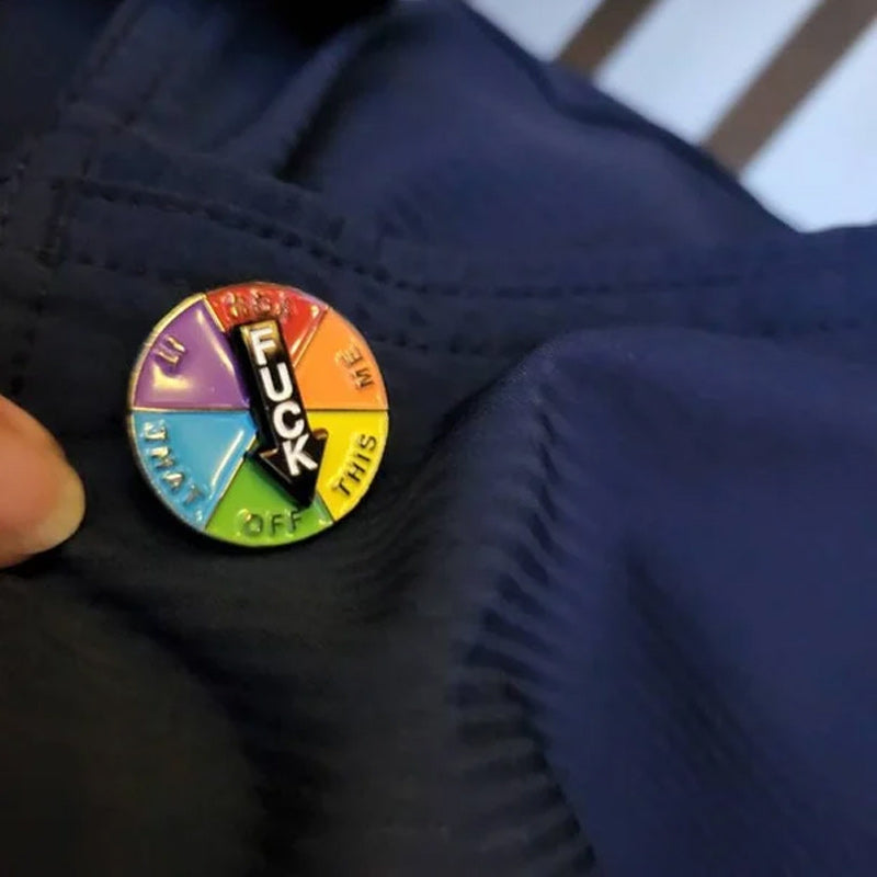 BowLift | Funny rotating badge