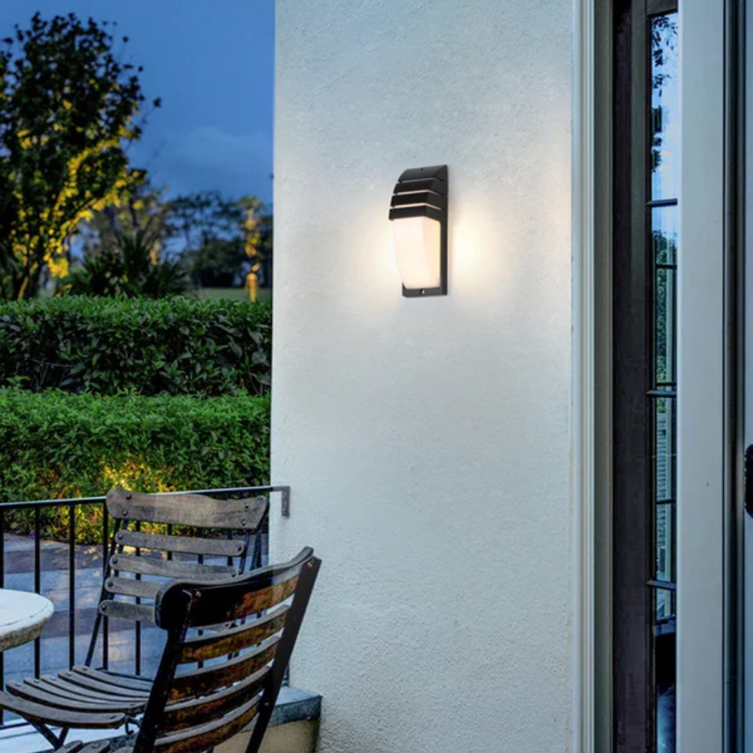 BowLift | Outdoor Wall Lamp With Sensor