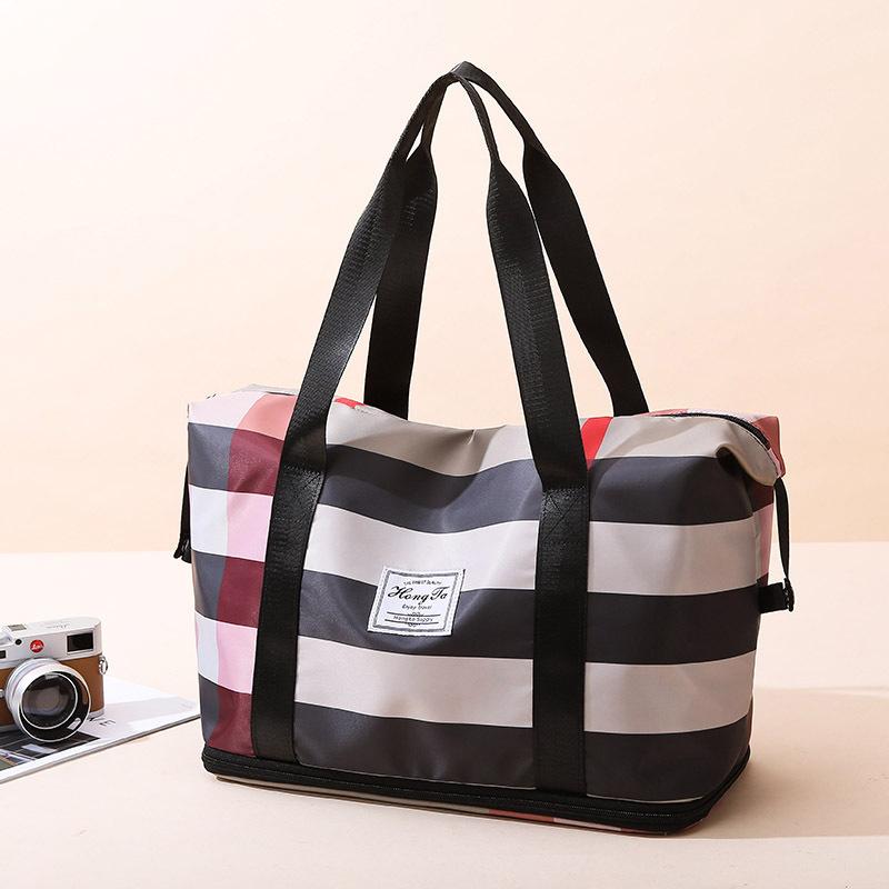 BowLift | Fashionable checked travel bag