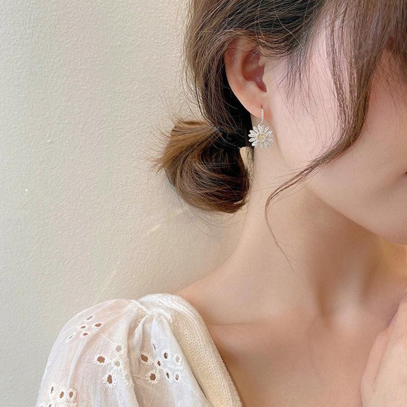 BowLift | Vintage Flower Pendant Earrings