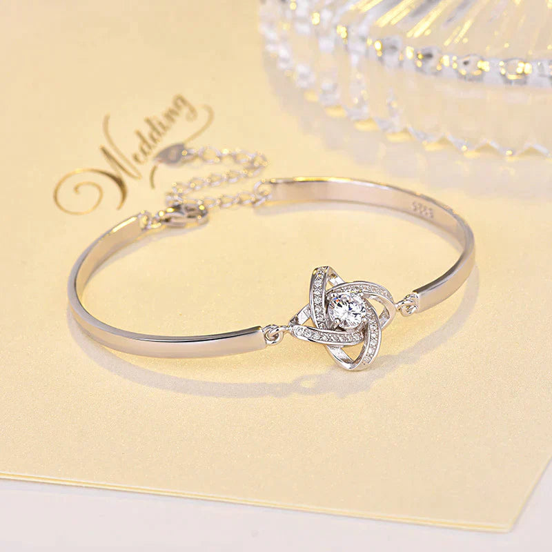 Stylish Love Knot Bracelet | Perfect for Daily Wear Enjoyment! Bowlift