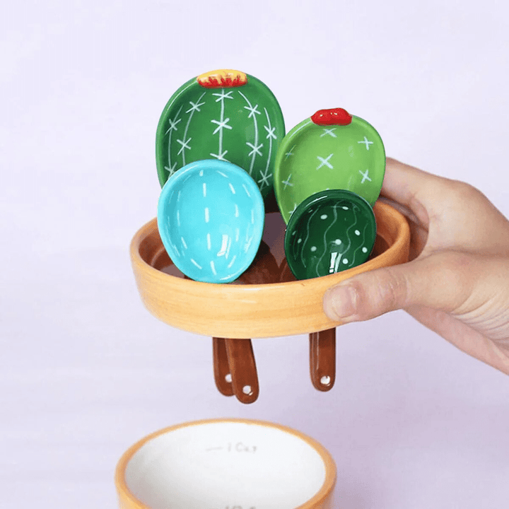 BowLift | Creative and practical measuring spoon set with cactus motif
