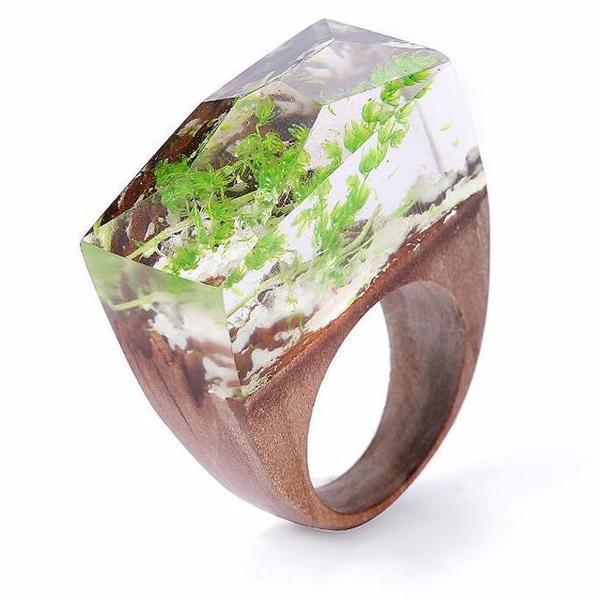 Quanta - Encapsulated Green Plant Resin Ring | Bowlift
