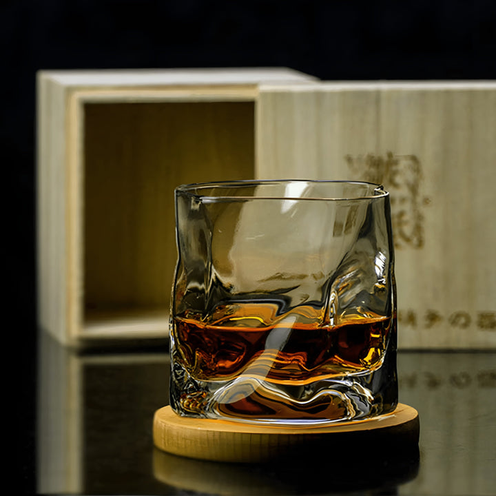Whiskey glass in Edo Kiriko style – Handcut with unique crumple design | Bowlift